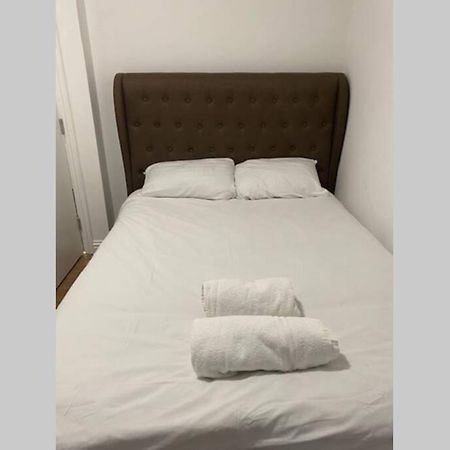 3 Bed Contemporary Crewe Apartment المظهر الخارجي الصورة